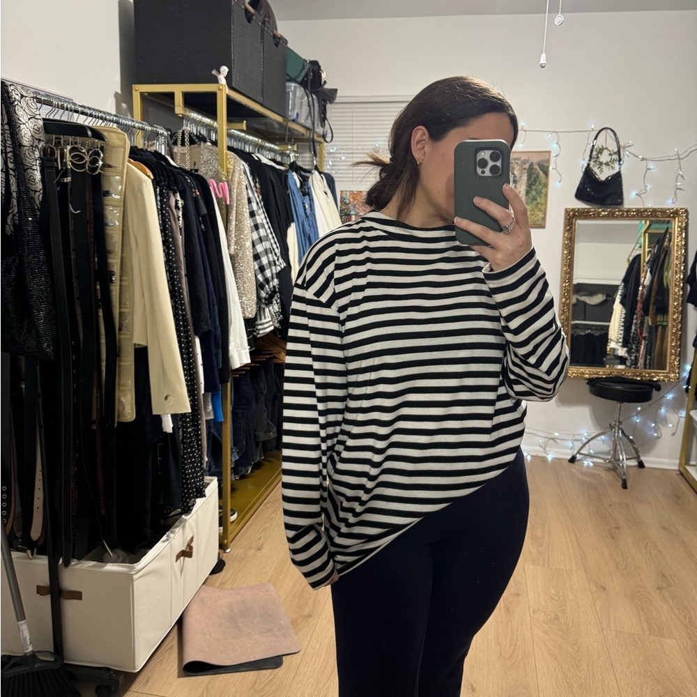 Black and White Oversized T-shirt with extra long sleeve